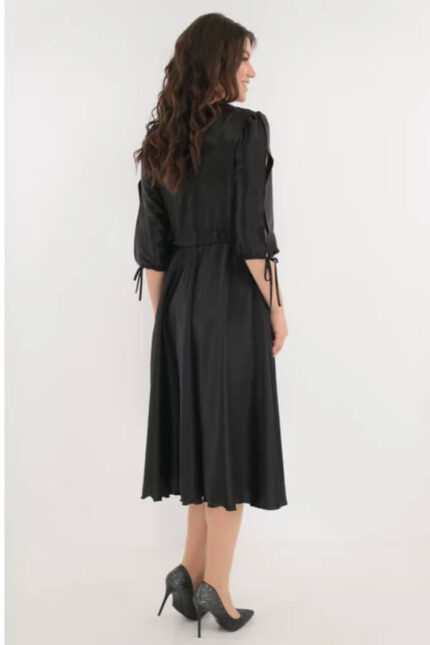 rochie eleganta clos neagra cu insertie din catifea