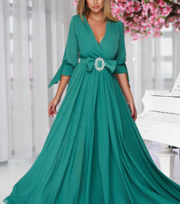 rochie din voal verde in clos