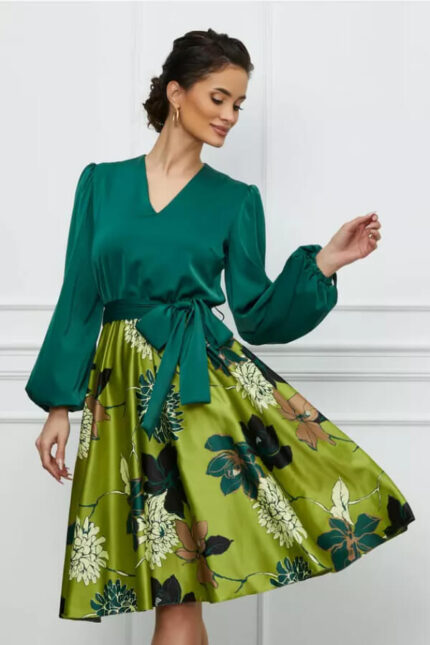 rochie eleganta satinata verde cu imprimeu pe fusta