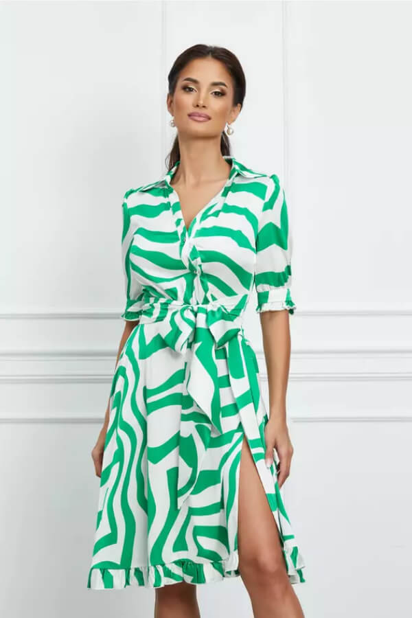 rochie vaporoasa de zi cu imprimeu verde si nasturi la bust rochie vaporoasa de zi cu imprimeu verde si nasturi la bust