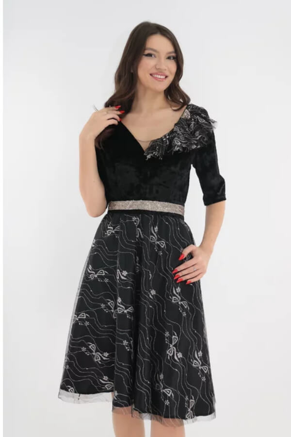 rochie clos din catifea neagra rochie clos din catifea neagra