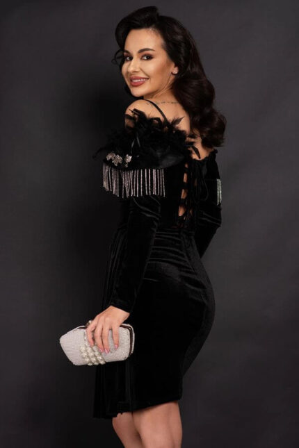 rochie neagra unica strassuri argintii